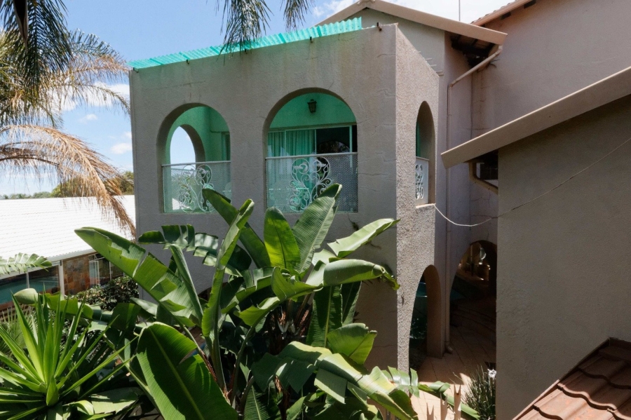 5 Bedroom Property for Sale in Wilkoppies North West